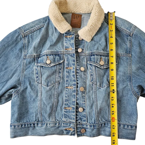 GAP Light Blue Denim Jacket with Soft White Collar - Picture 6 of 8